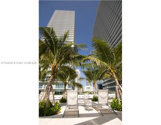 79 SW 12th St #1010, Miami FL 33130