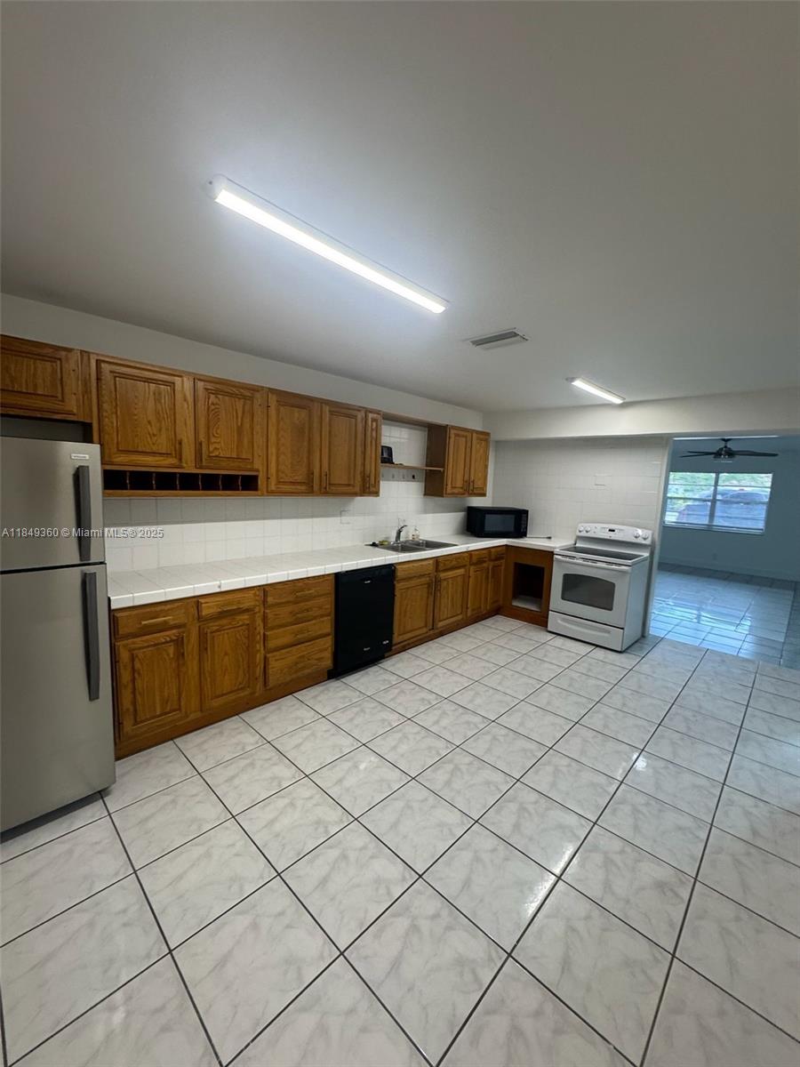 Property photo # 6