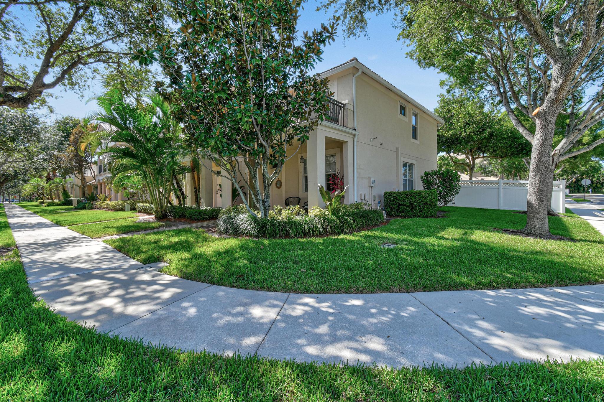 Image to showcase the property located at 8043 Murano Circle