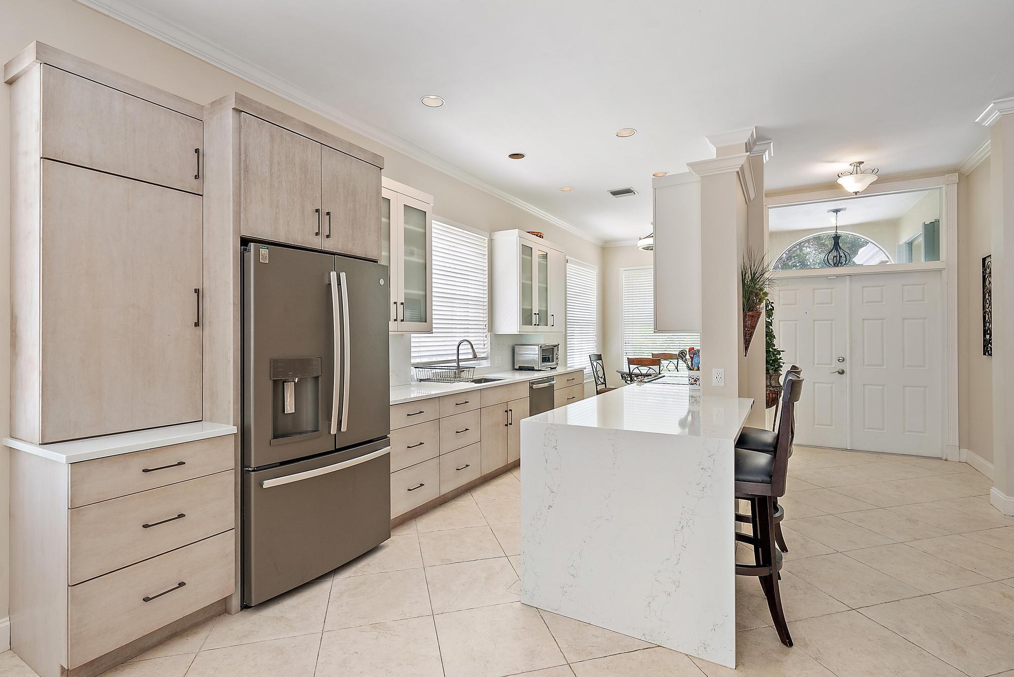 Image to showcase the property located at 124 S Hampton Drive