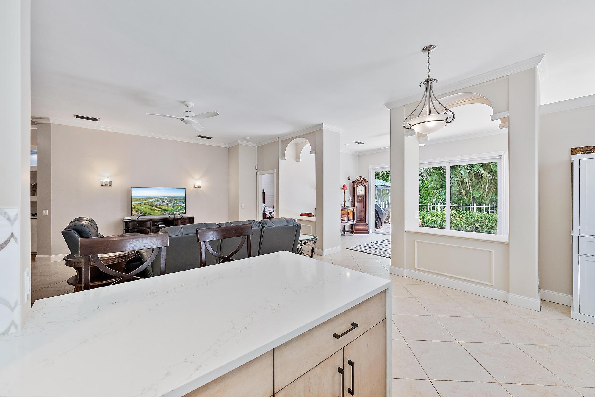 Image to showcase the property located at 124 S Hampton Drive