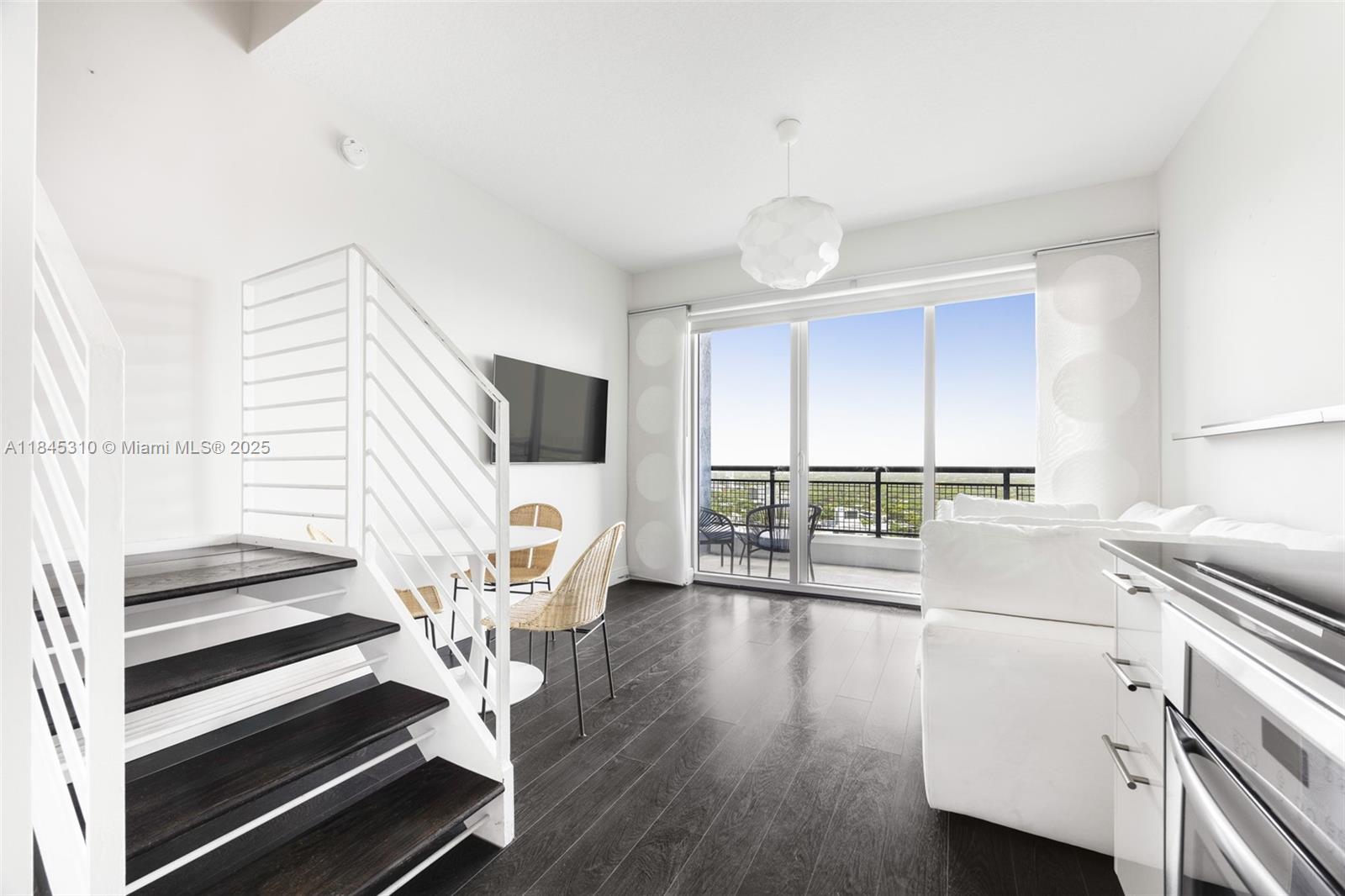 60 SW 13th St #2417, Miami FL 33130
