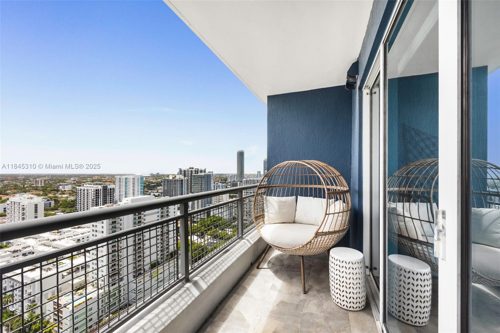 60 SW 13th St #2417, Miami FL 33130