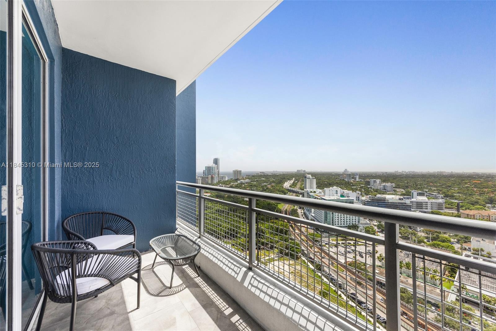 60 SW 13th St #2417, Miami FL 33130