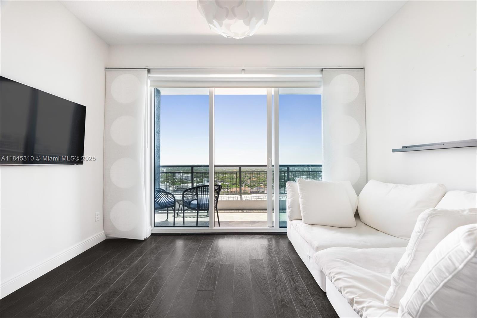 60 SW 13th St #2417, Miami FL 33130