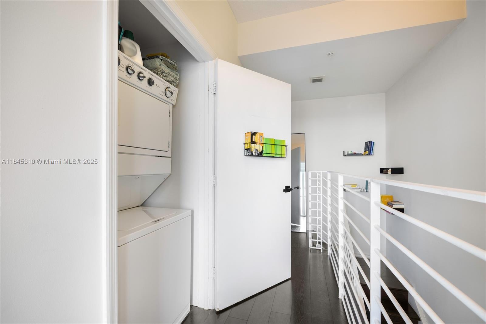 60 SW 13th St #2417, Miami FL 33130