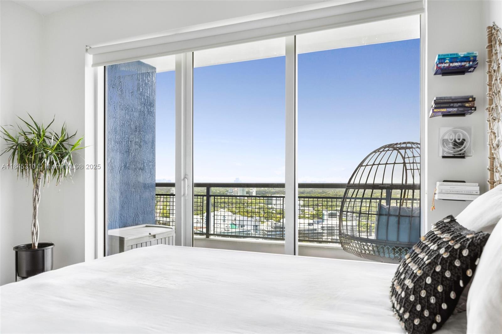 60 SW 13th St #2417, Miami FL 33130