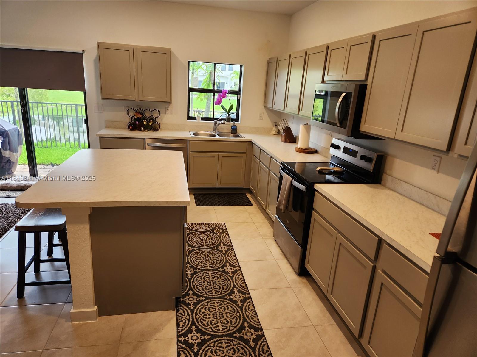 Property photo # 0