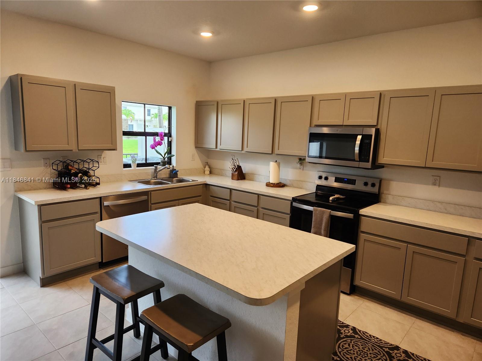Property photo # 5