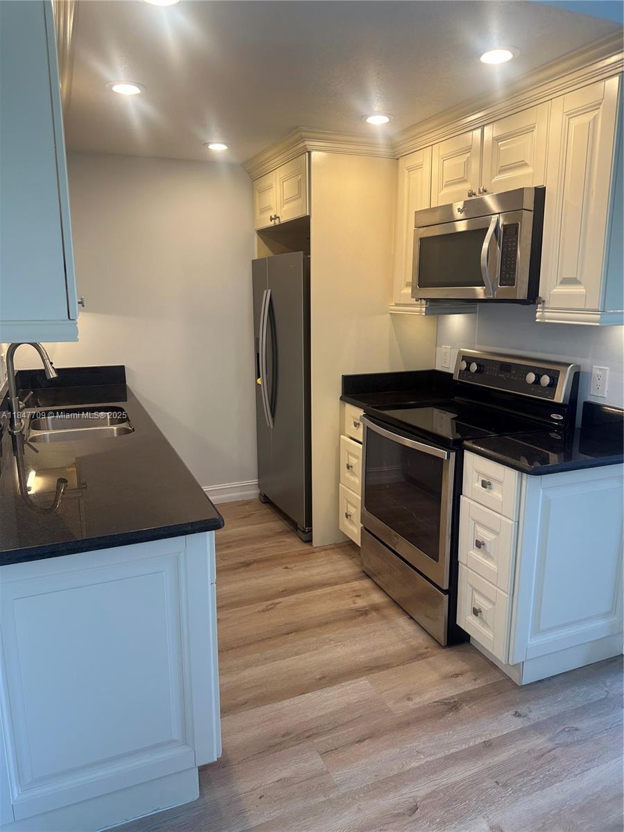 Property photo # 9