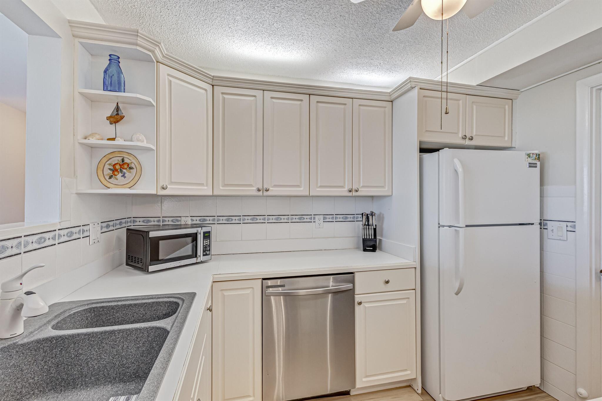 Image to showcase the property located at 630 Ocean Drive 505