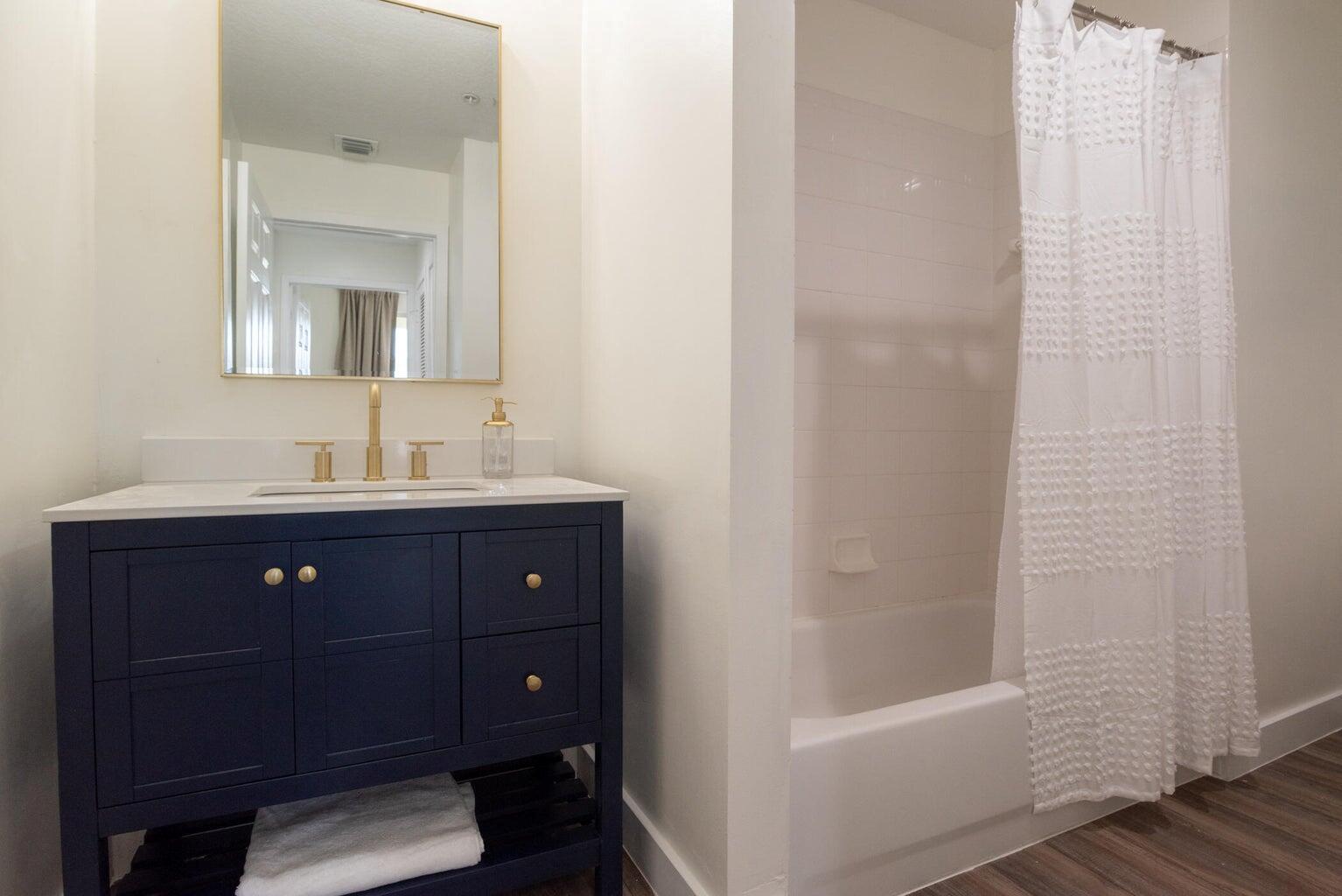 Image to showcase the property located at 1200 Town Center Drive 315