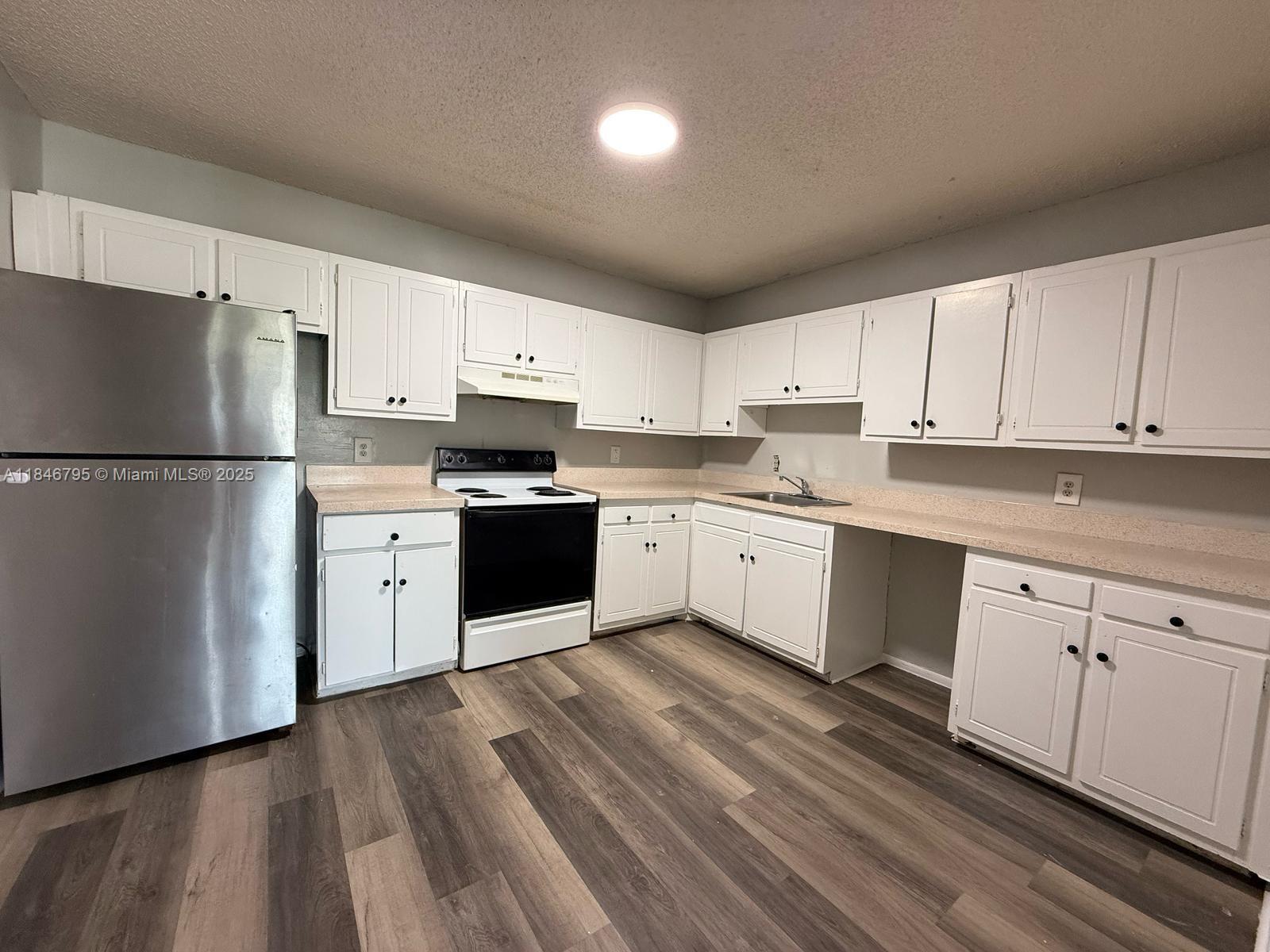 Property photo # 4