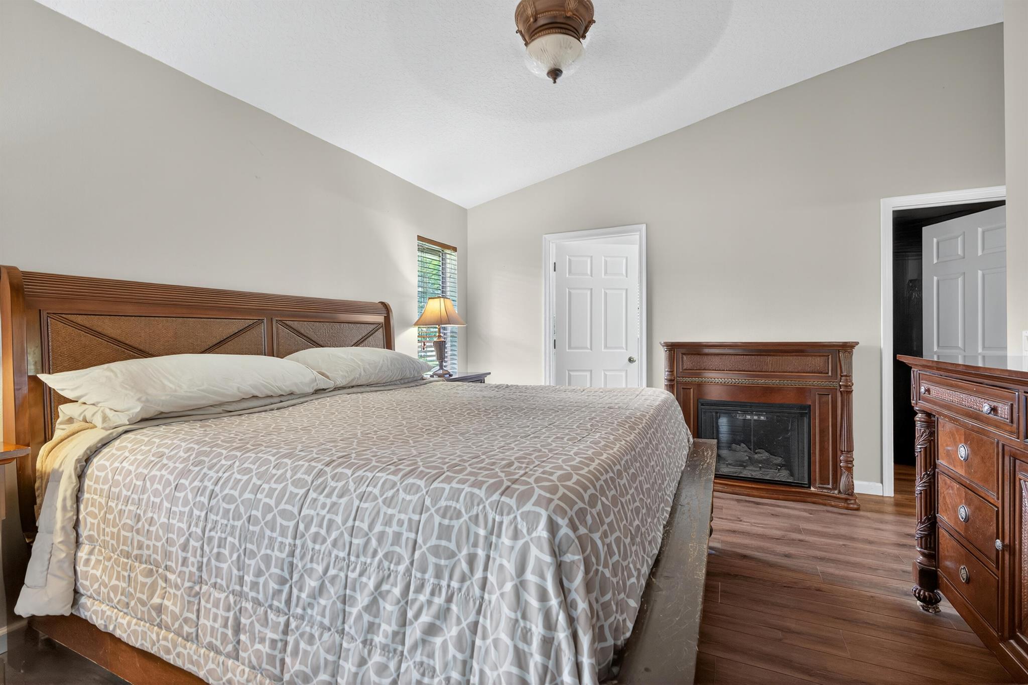 Image to showcase the property located at 17368 121 Terrace N