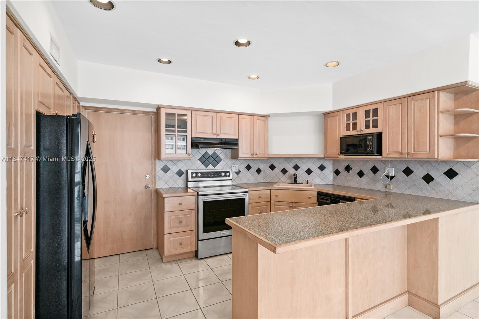 Property photo # 7