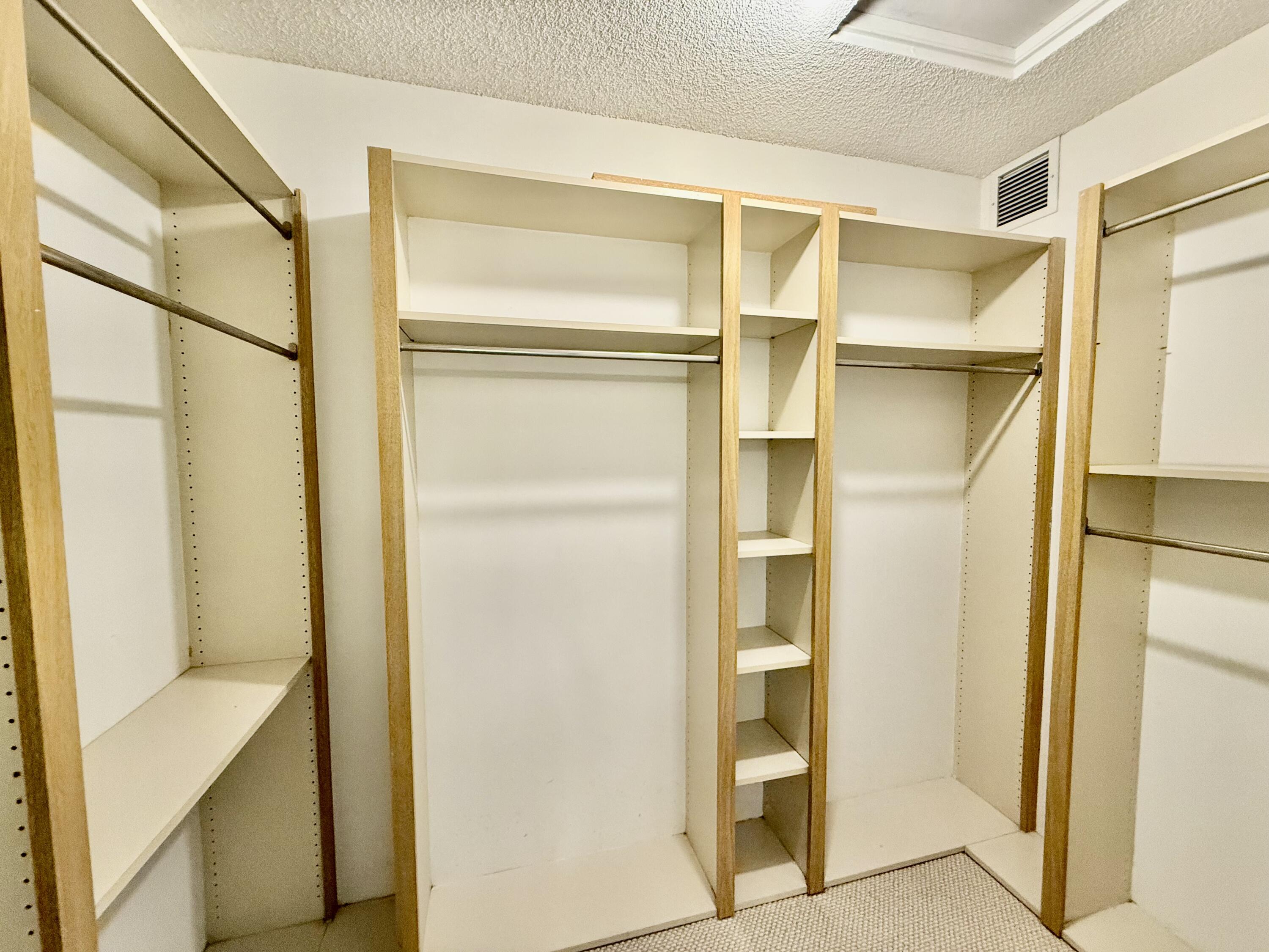 Image to showcase the property located at 601 Seafarer Circle 504