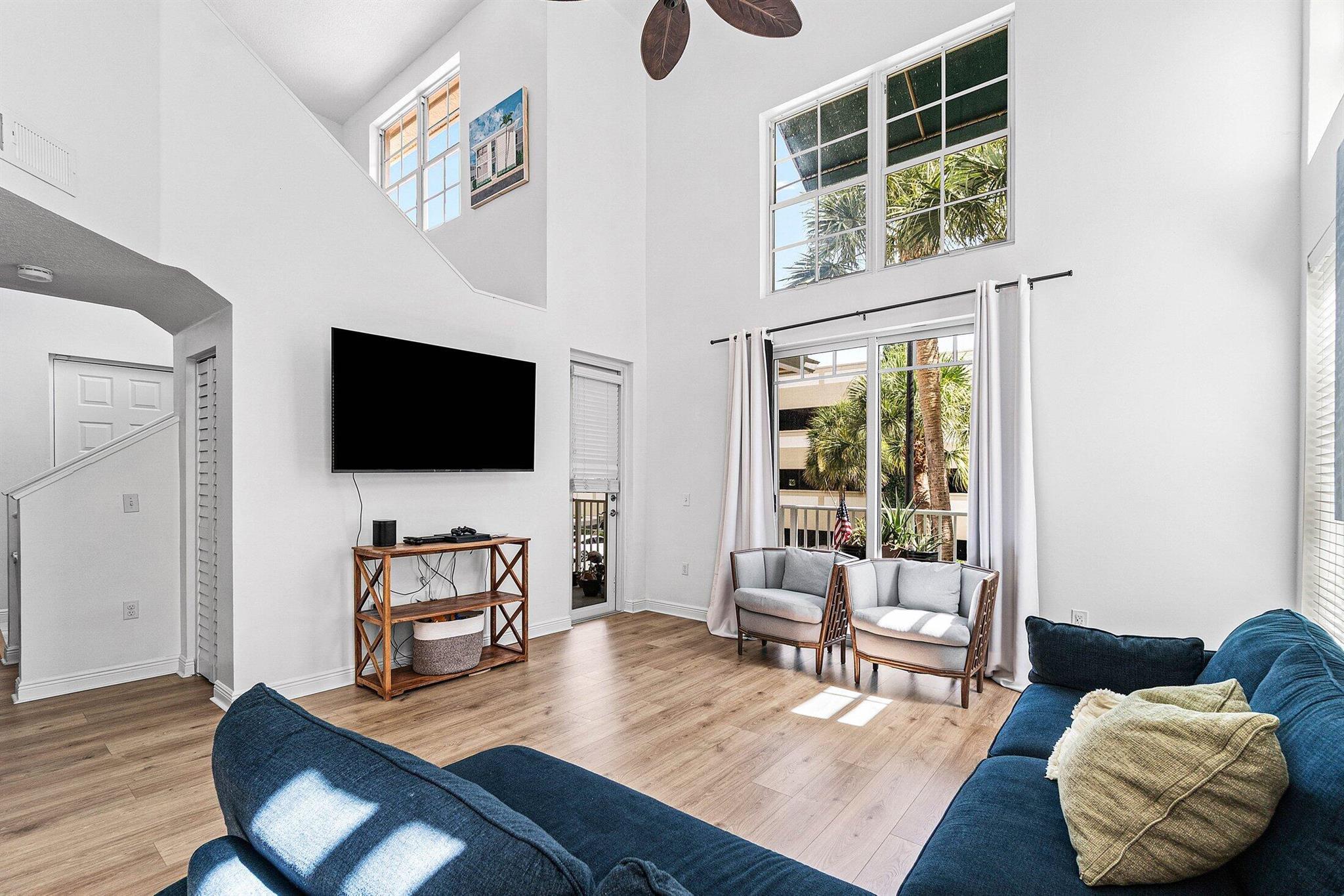 Image to showcase the property located at 1136 Town Center Drive 25