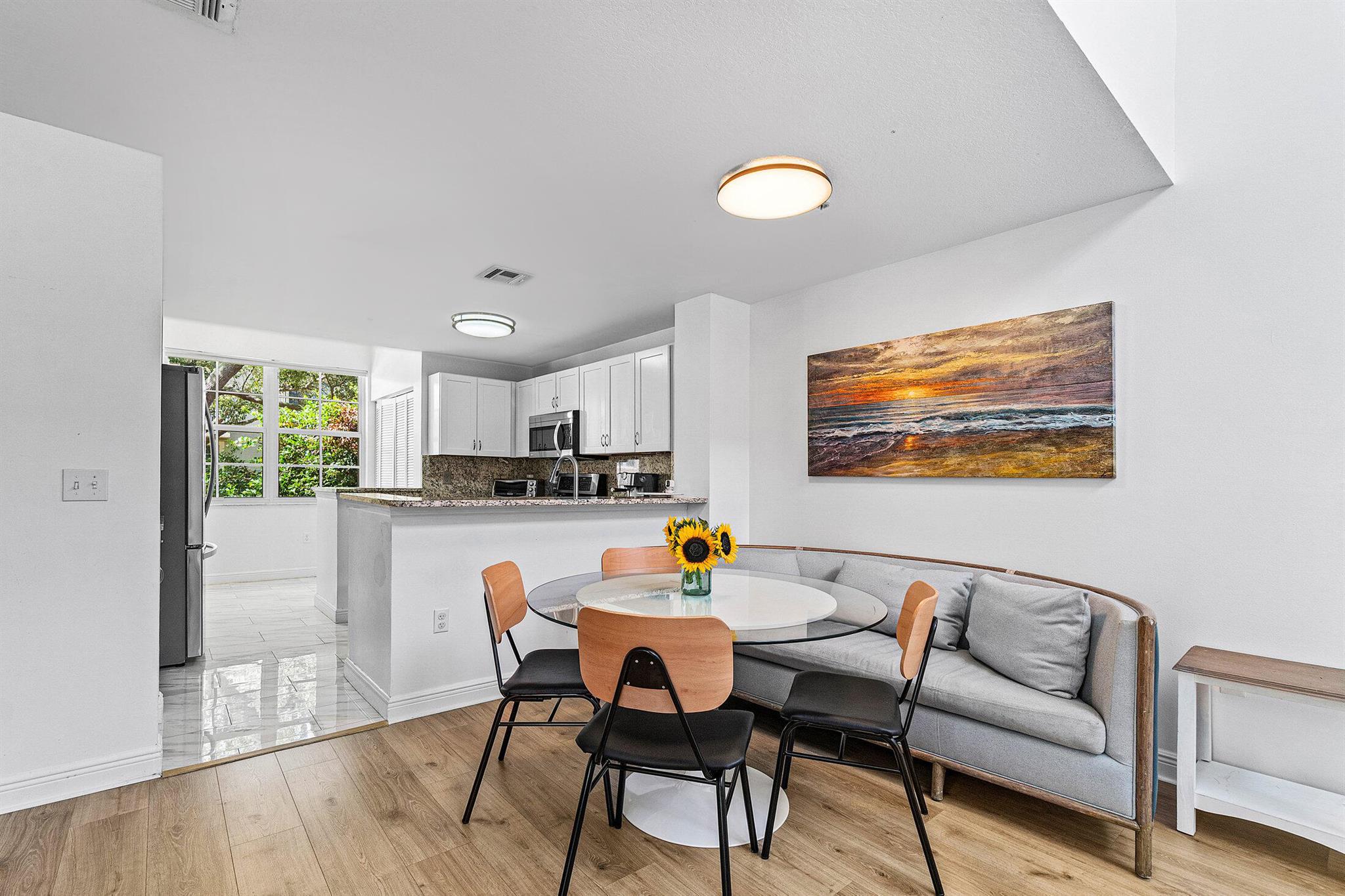 Image to showcase the property located at 1136 Town Center Drive 25