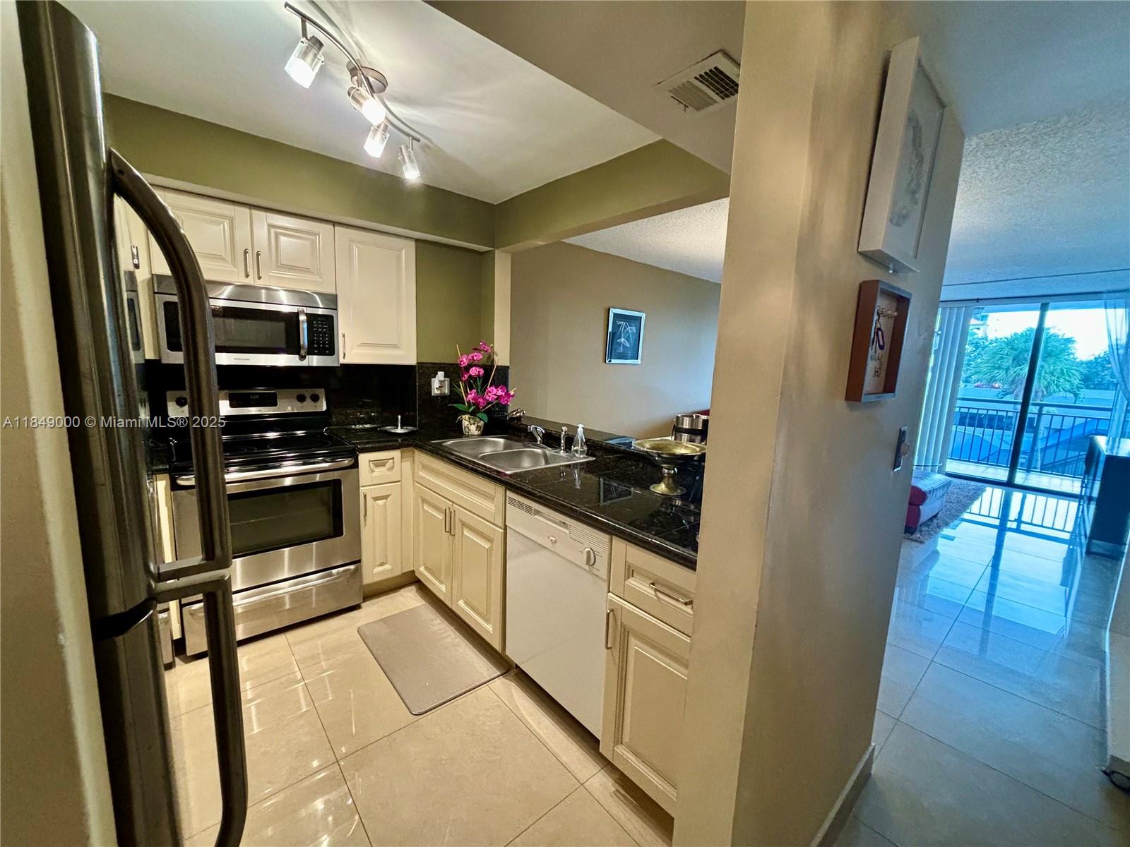 Property photo # 9