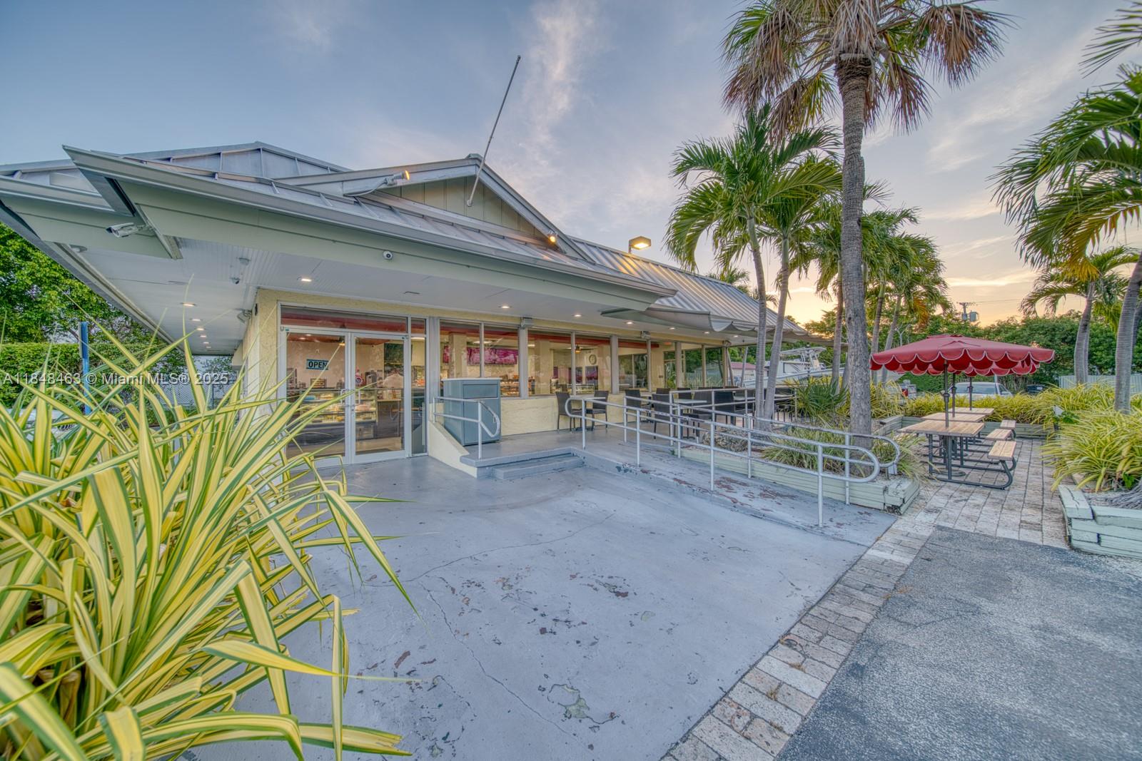 Bakery For Sale On Dixie HWY, Miami, Florida 33157