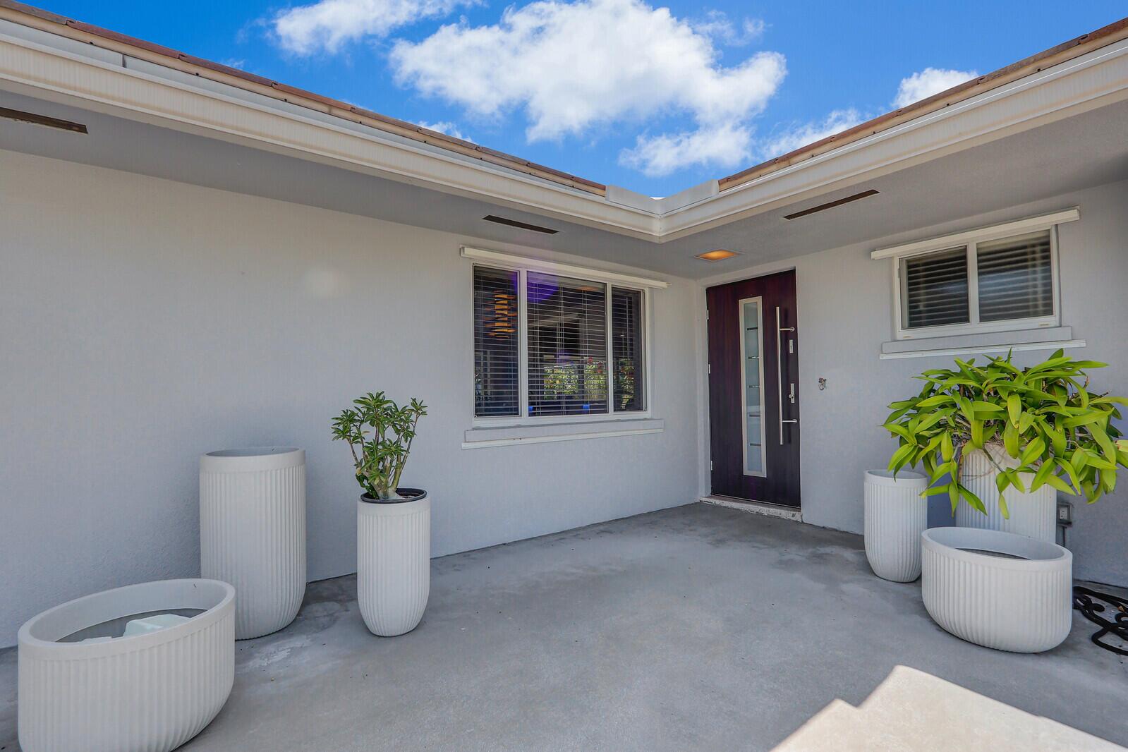 Image to showcase the property located at 10046 Dahlia Avenue