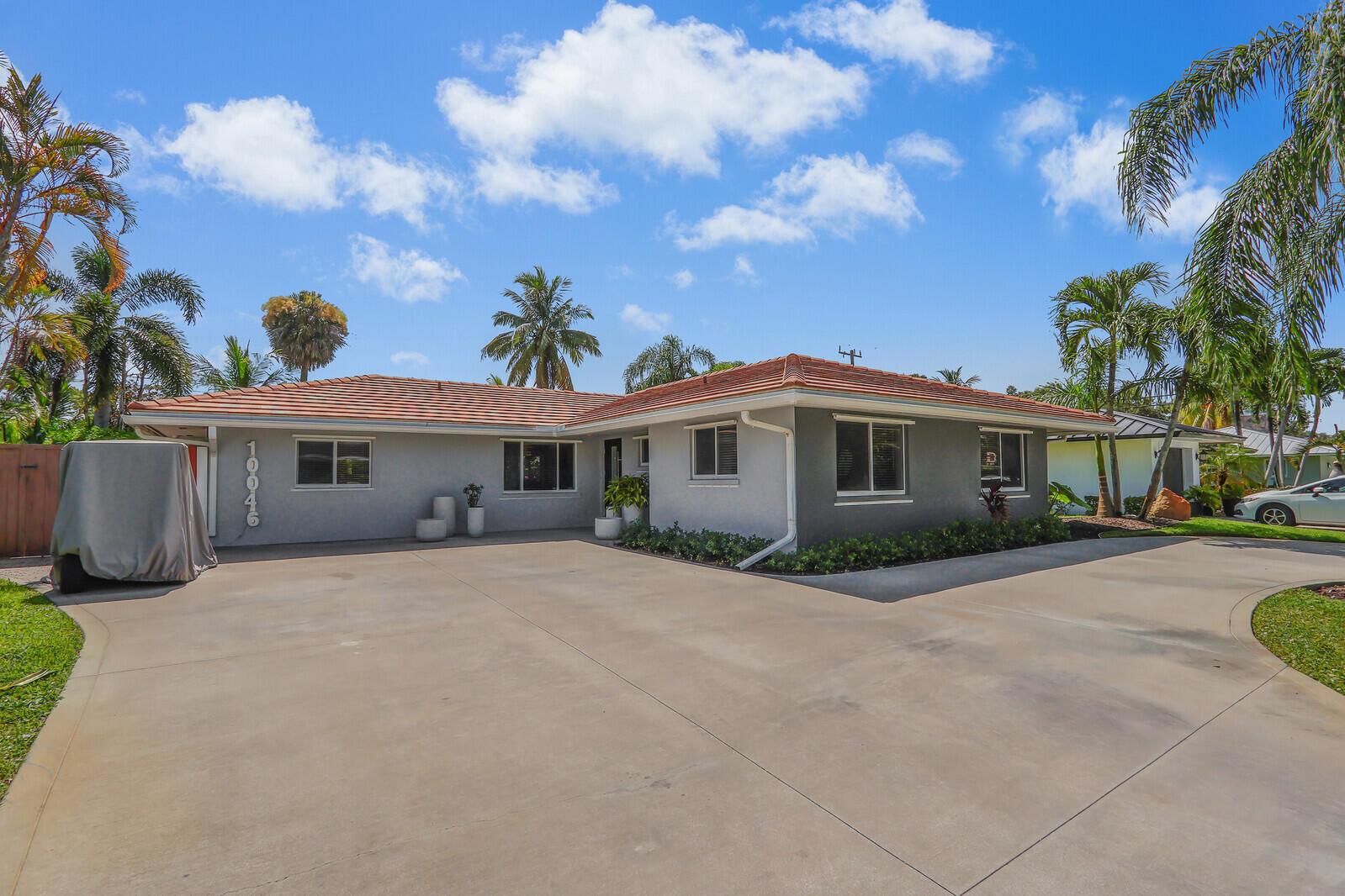 Image to showcase the property located at 10046 Dahlia Avenue