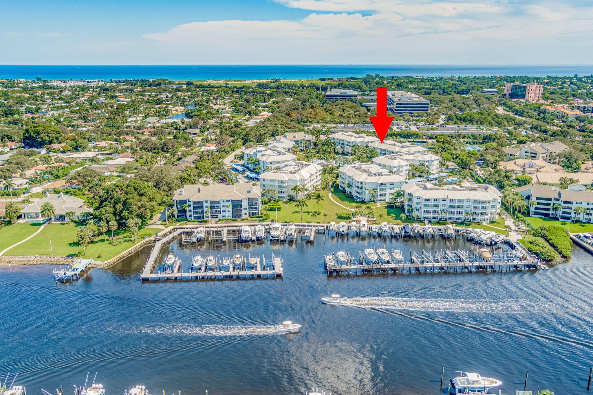 Image to showcase the property located at 914 Bay Colony Drive S