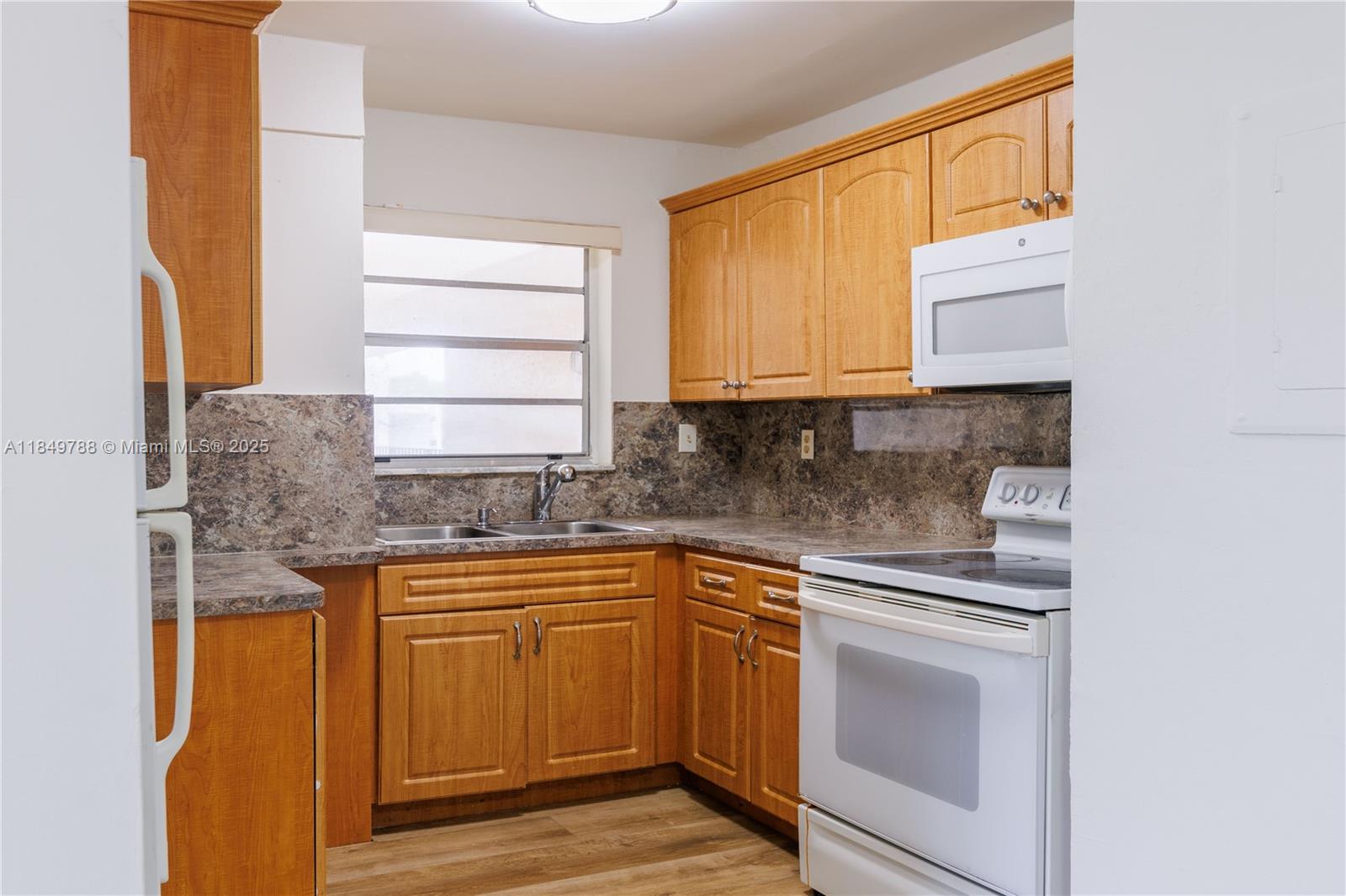 Property photo # 7