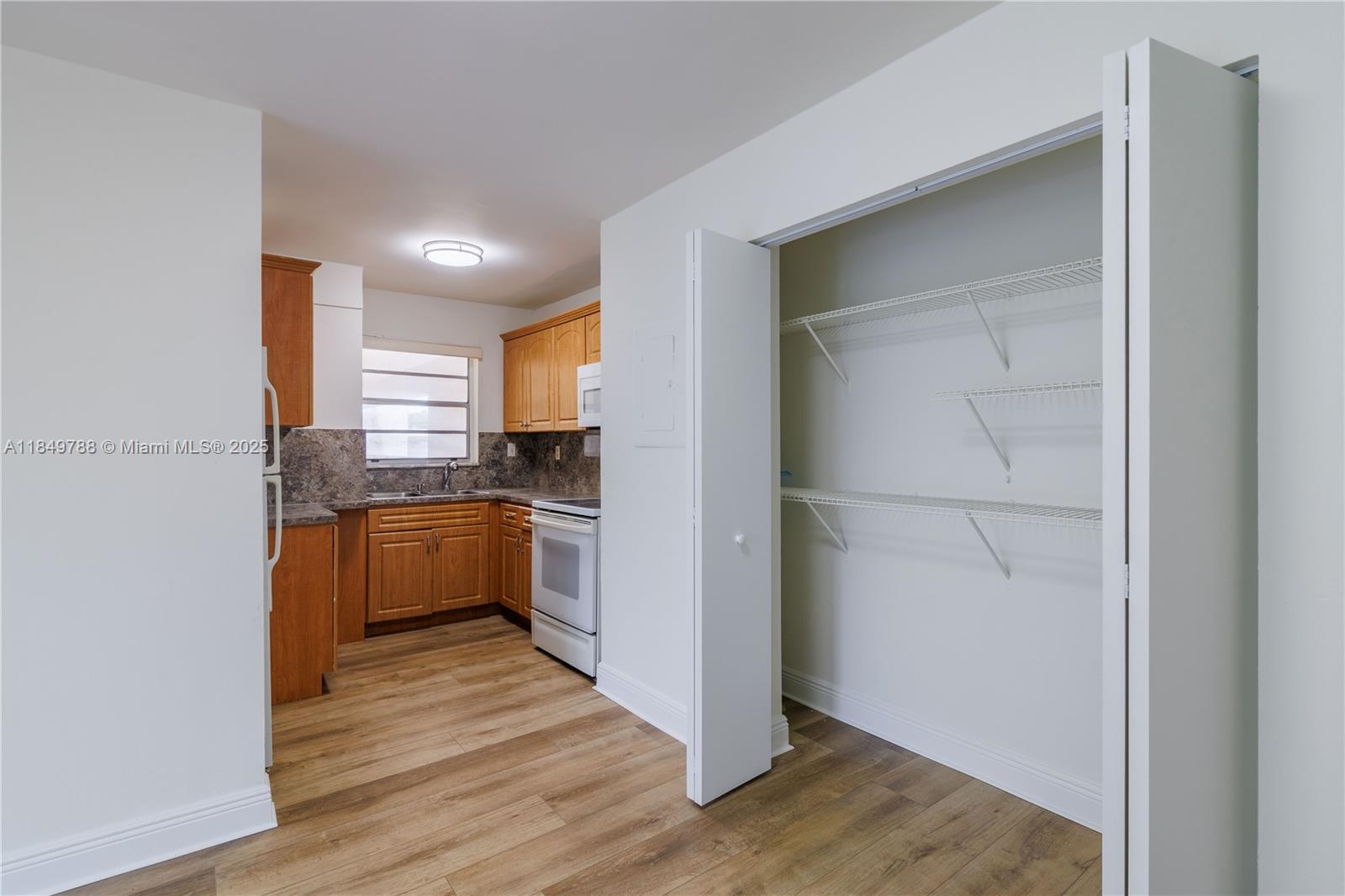 Property photo # 9