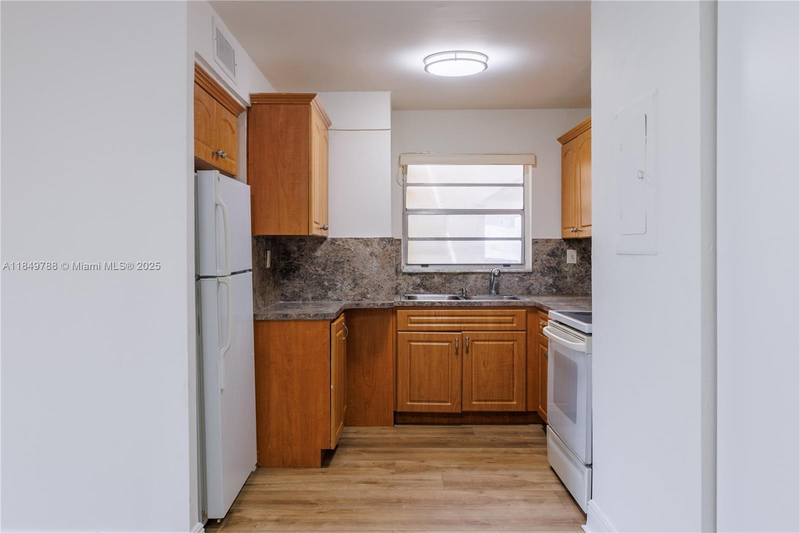Property photo # 4