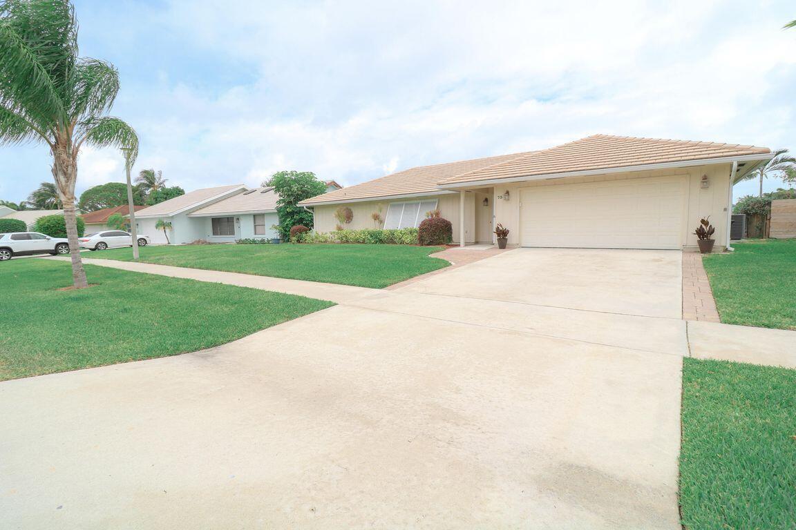 Image to showcase the property located at 73 Pinehill Trail W