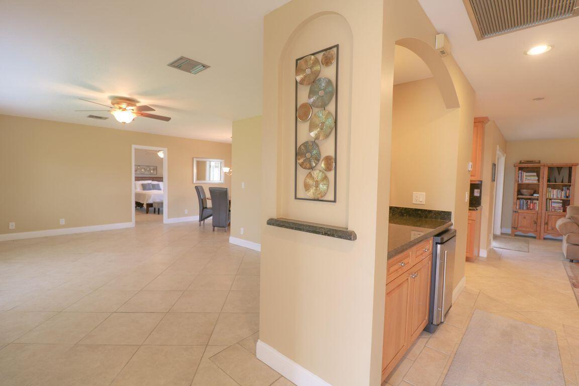 Image to showcase the property located at 73 Pinehill Trail W