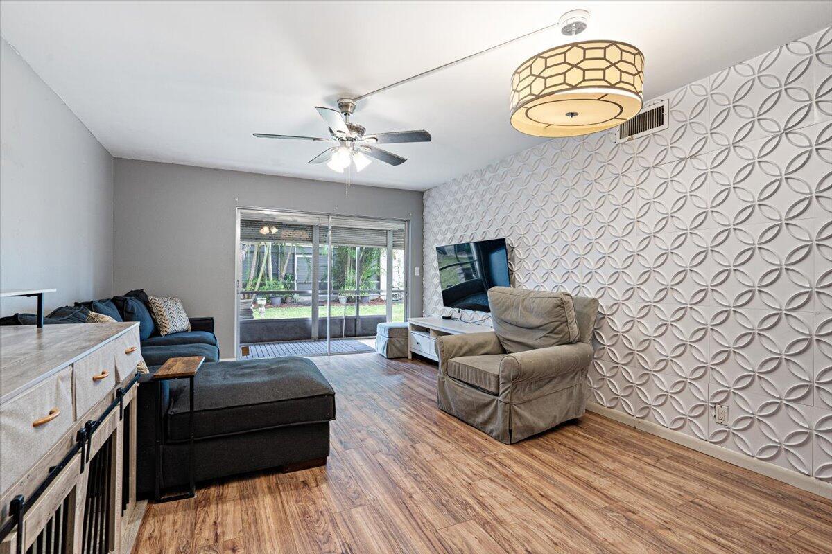 Image to showcase the property located at 10821 N Military Trail 3