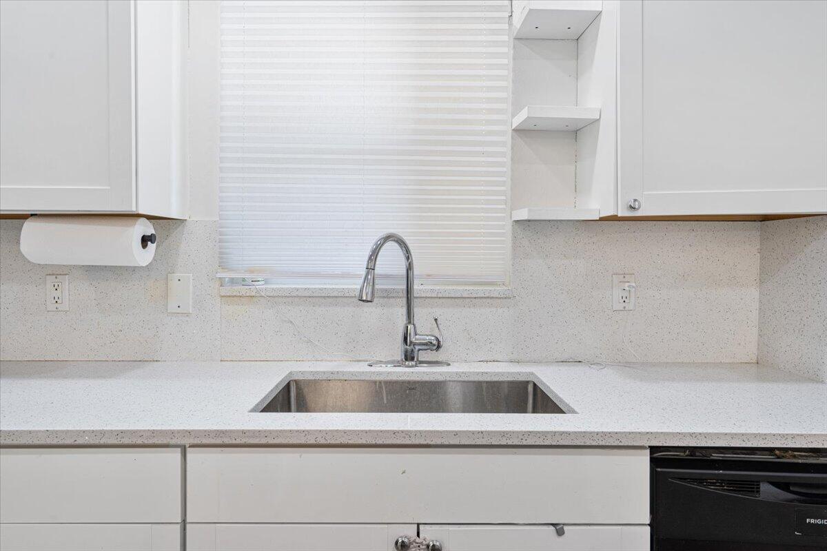 Image to showcase the property located at 10821 N Military Trail 3