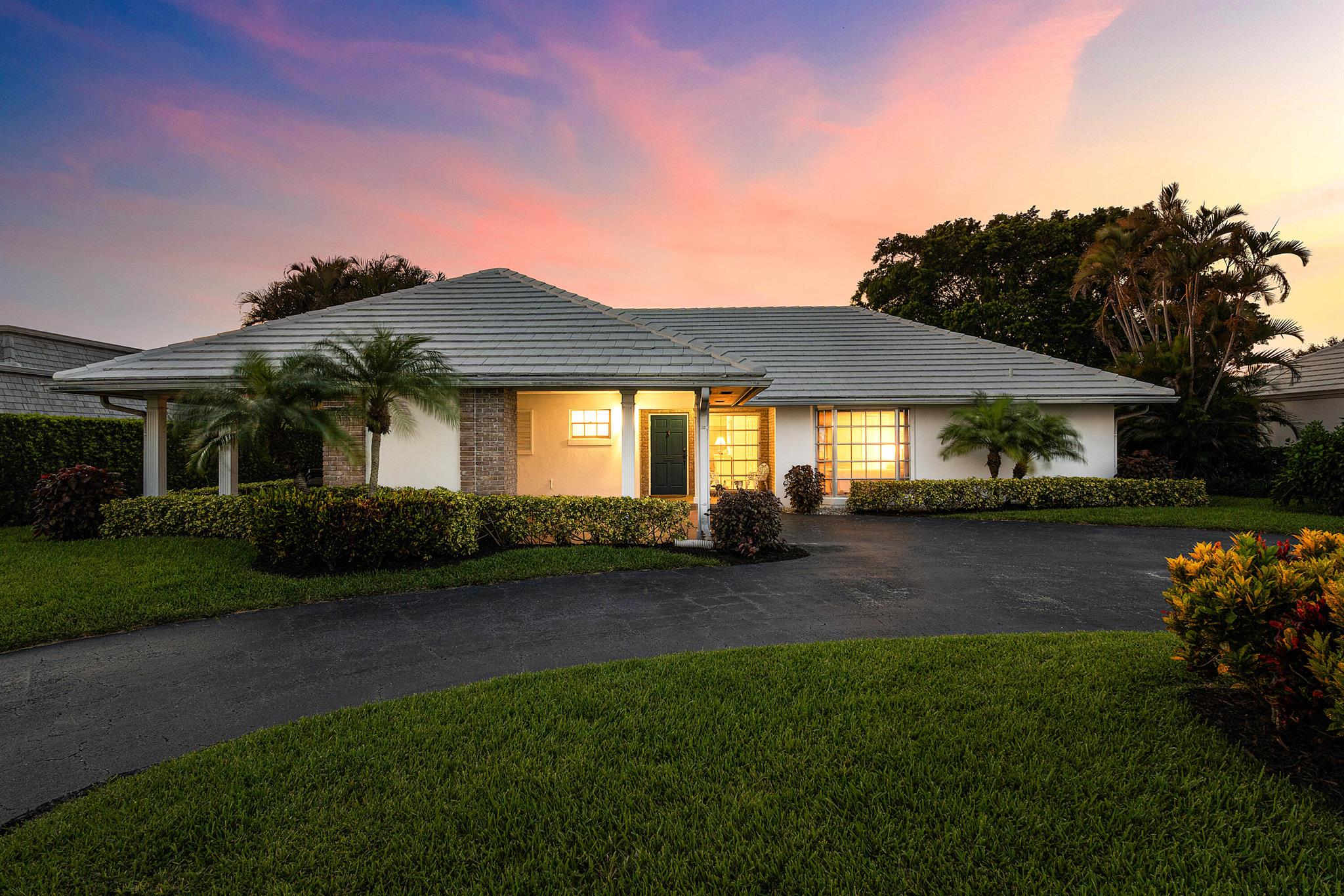 367 Villa Drive S