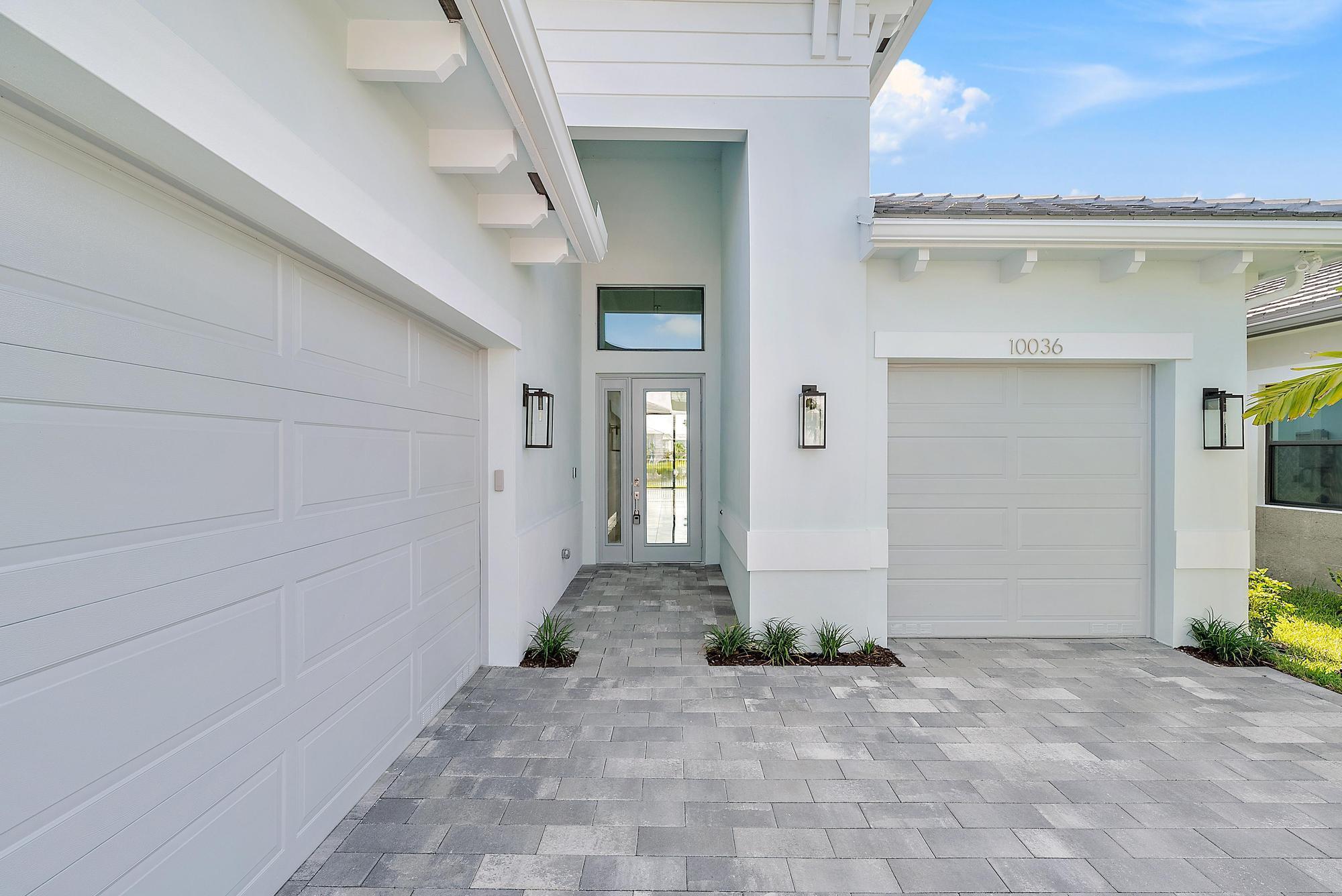 Image to showcase the property located at 10036 Heron Flock Drive