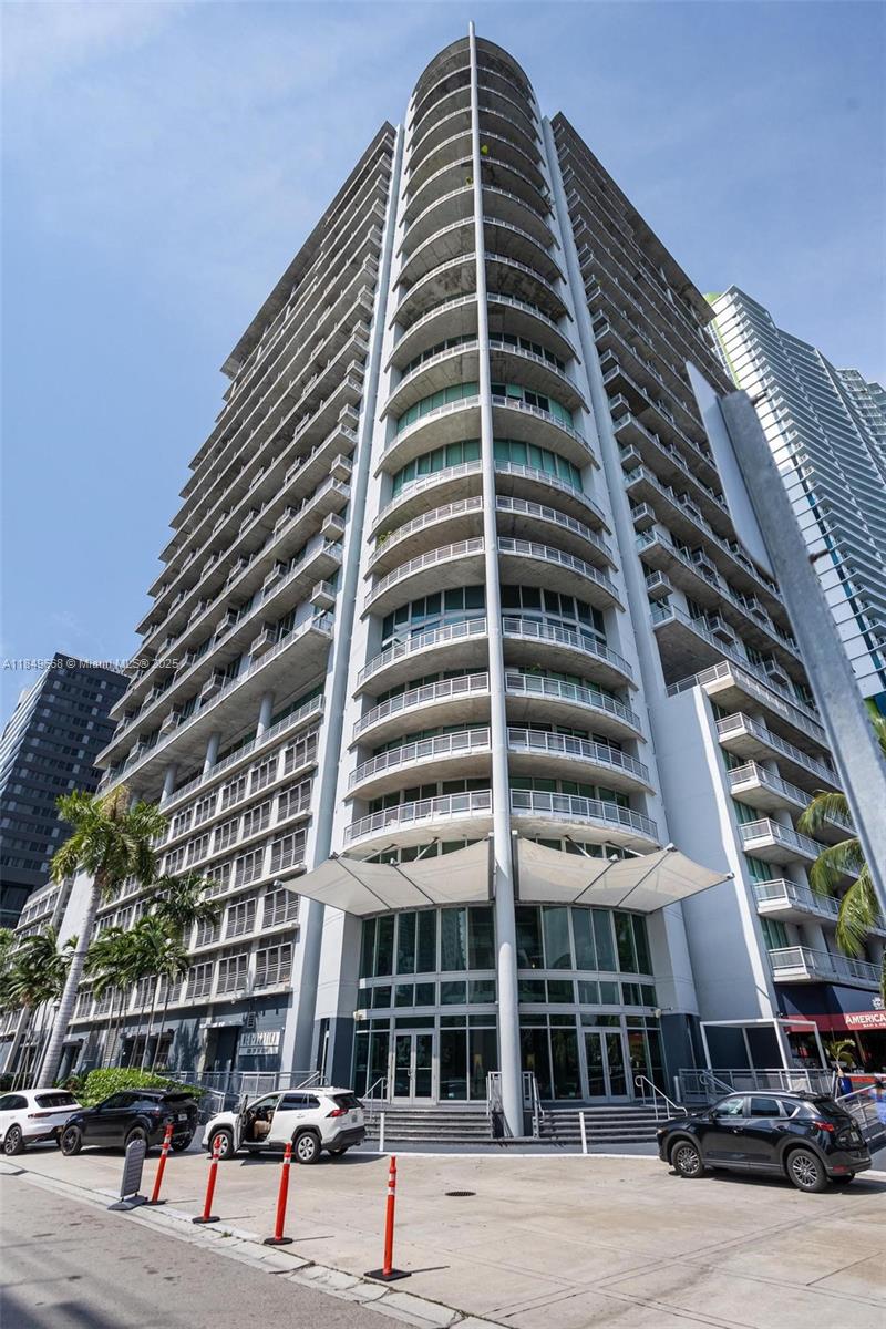 690 SW 1st Ct #1005, Miami FL 33130