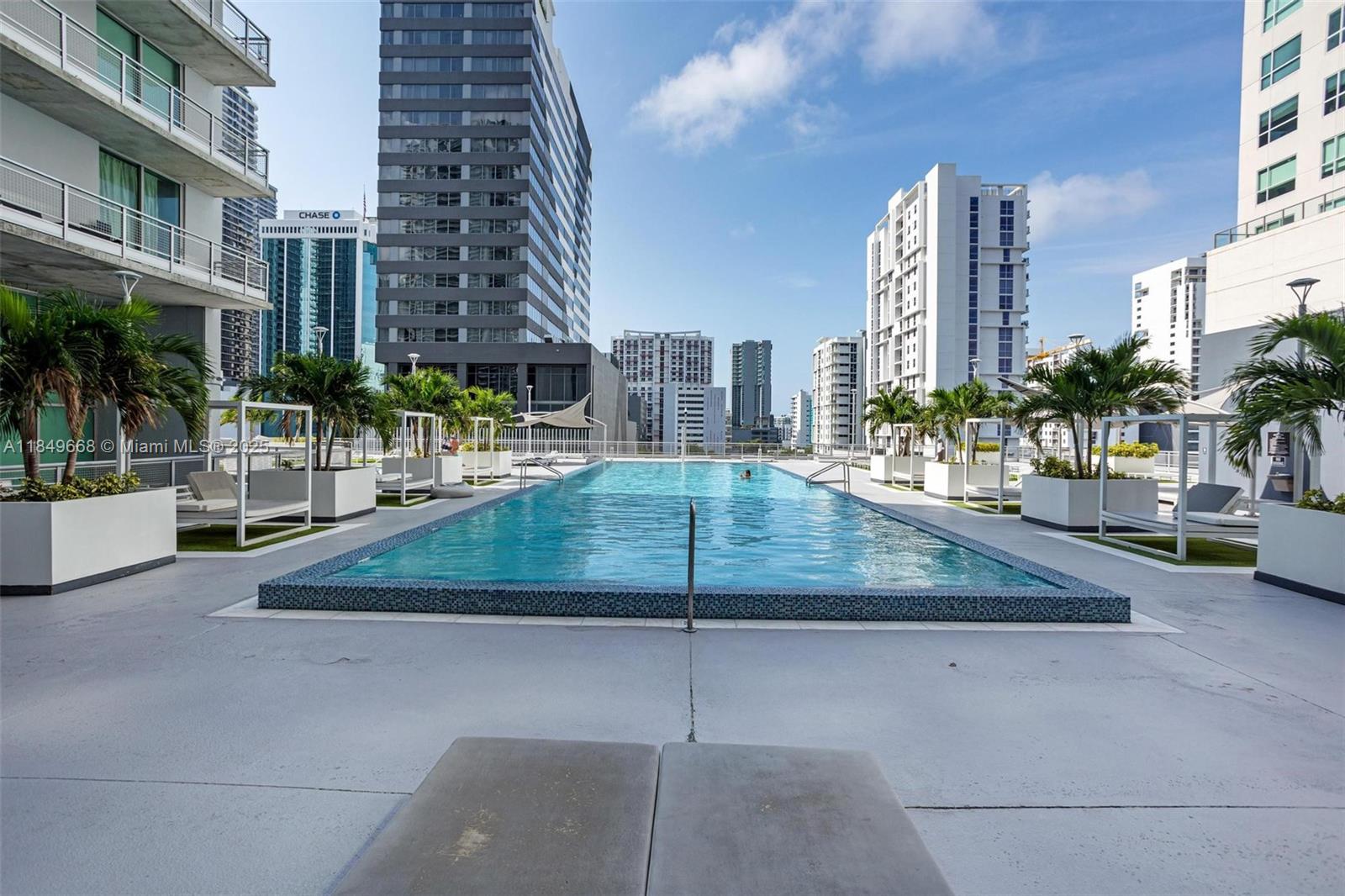 690 SW 1st Ct #1005, Miami FL 33130