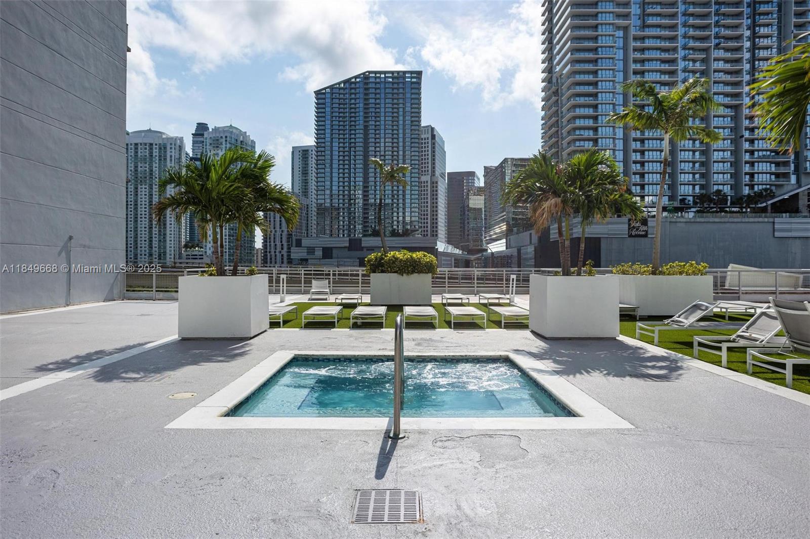 690 SW 1st Ct #1005, Miami FL 33130