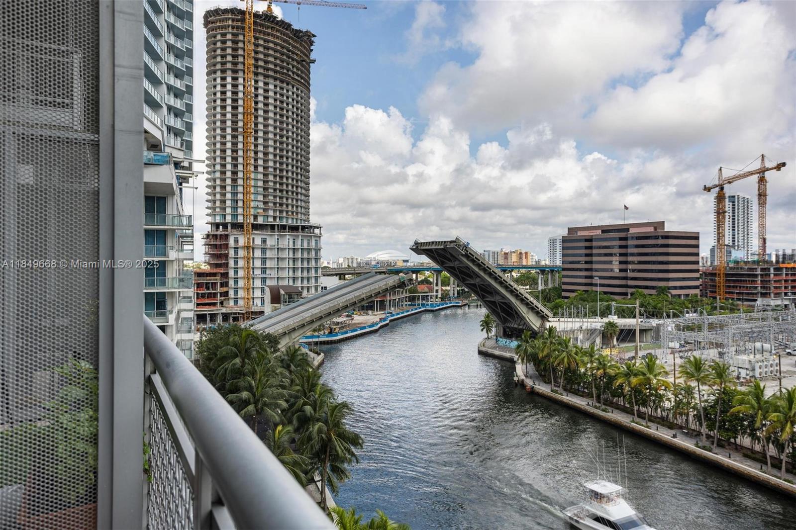 690 SW 1st Ct #1005, Miami FL 33130