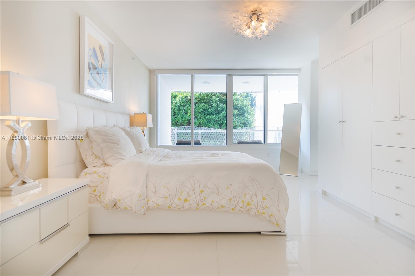 2155 Washington Ct #207, Miami Beach FL 33139