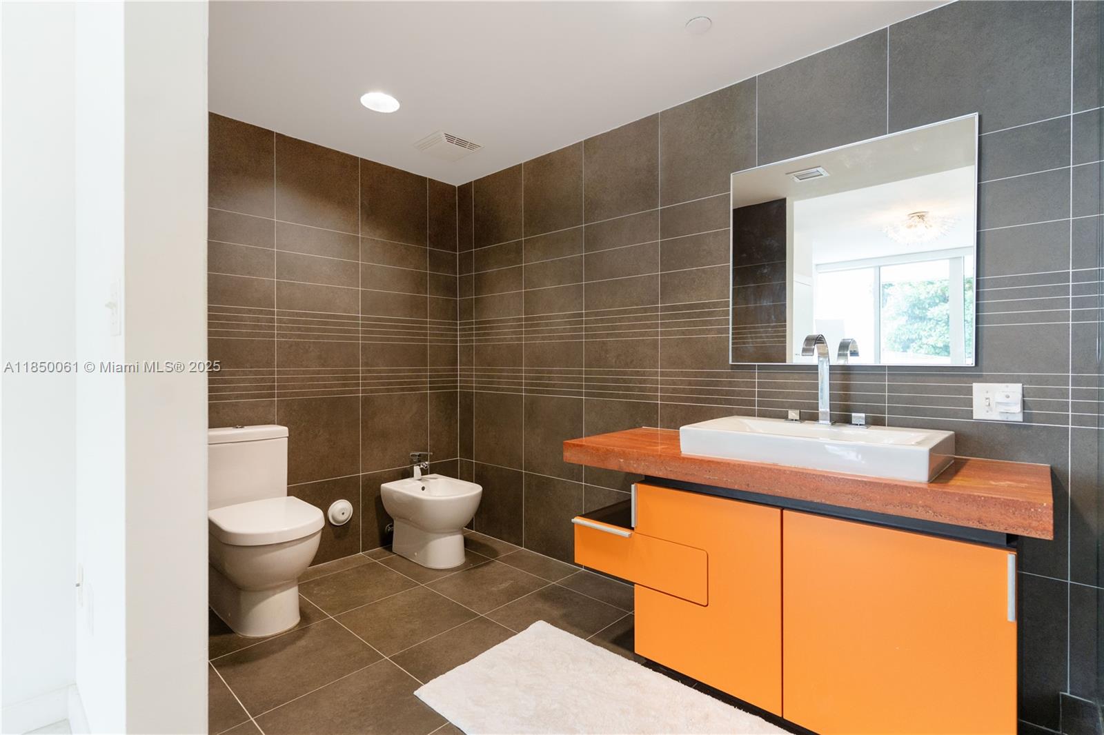 2155 Washington Ct #207, Miami Beach FL 33139