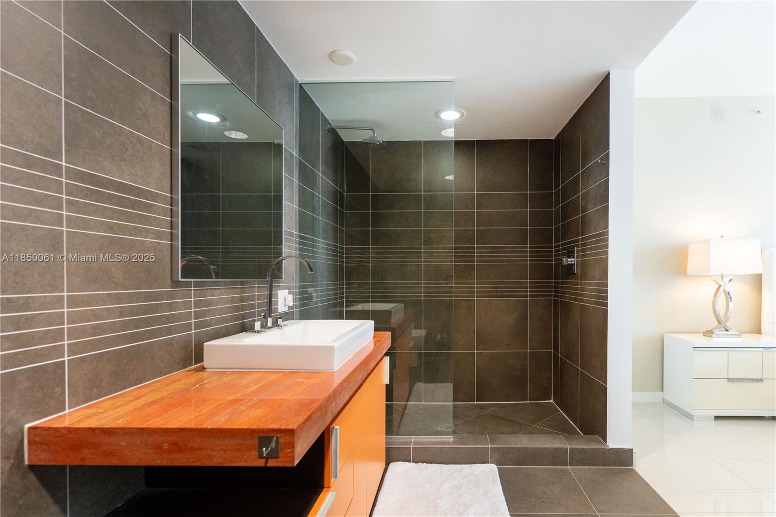 2155 Washington Ct #207, Miami Beach FL 33139