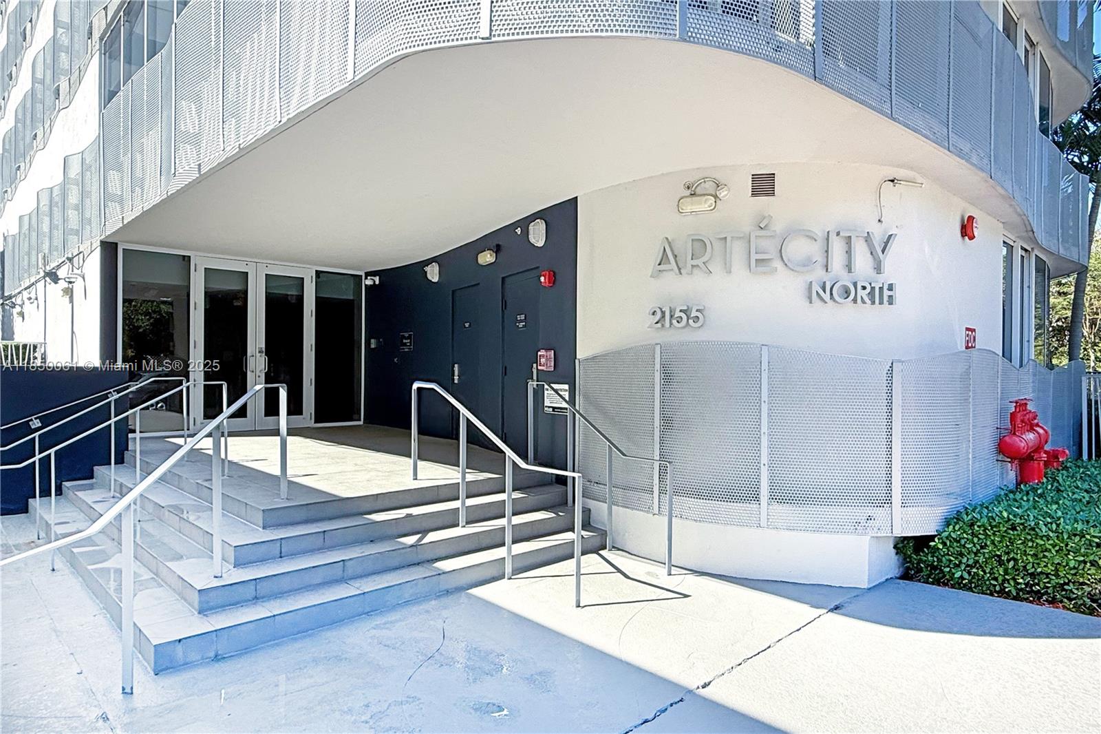 2155 Washington Ct #207, Miami Beach FL 33139