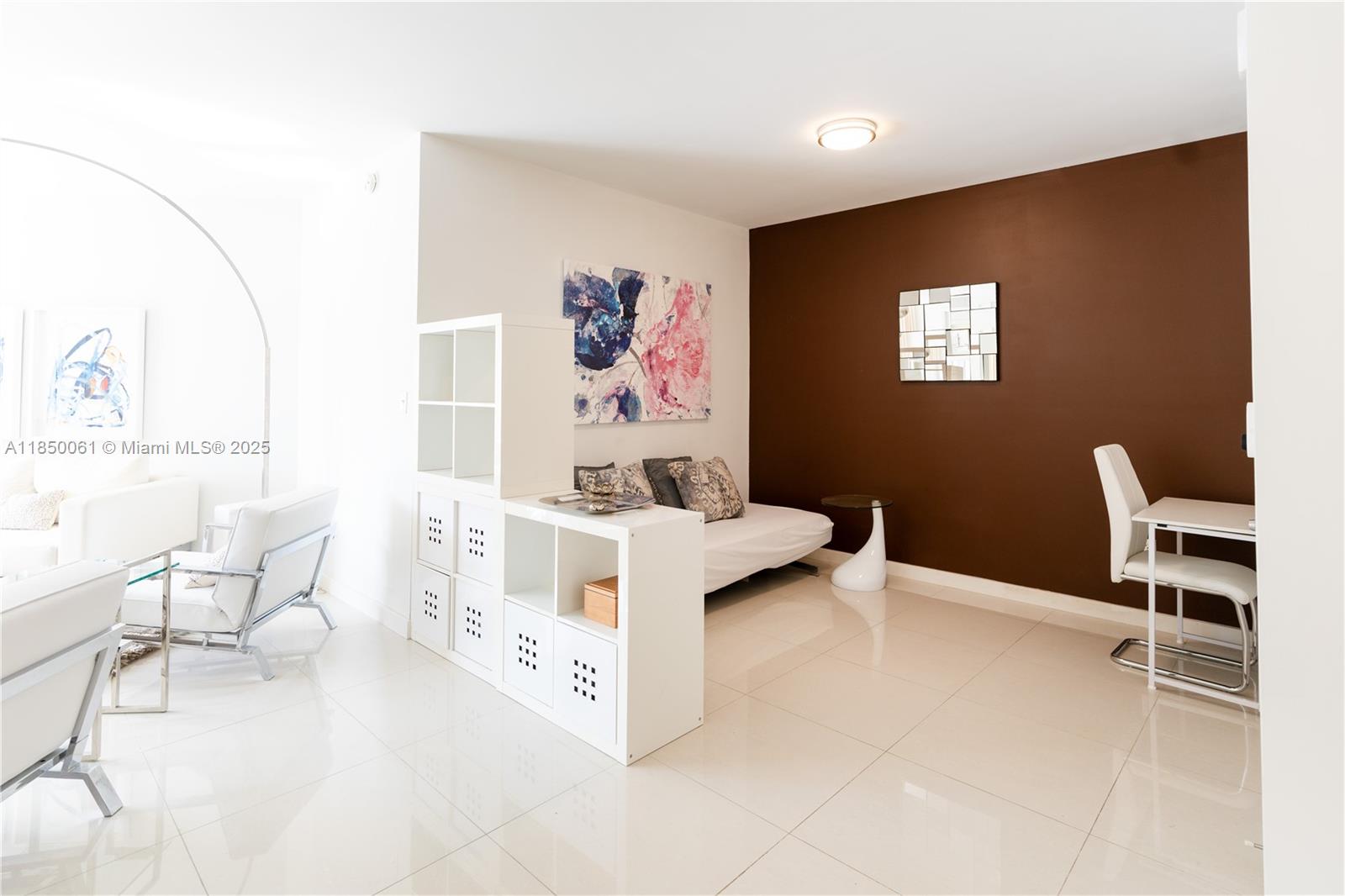 2155 Washington Ct #207, Miami Beach FL 33139