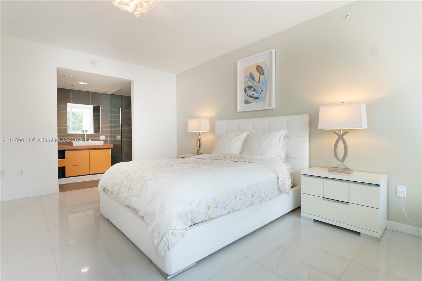 2155 Washington Ct #207, Miami Beach FL 33139