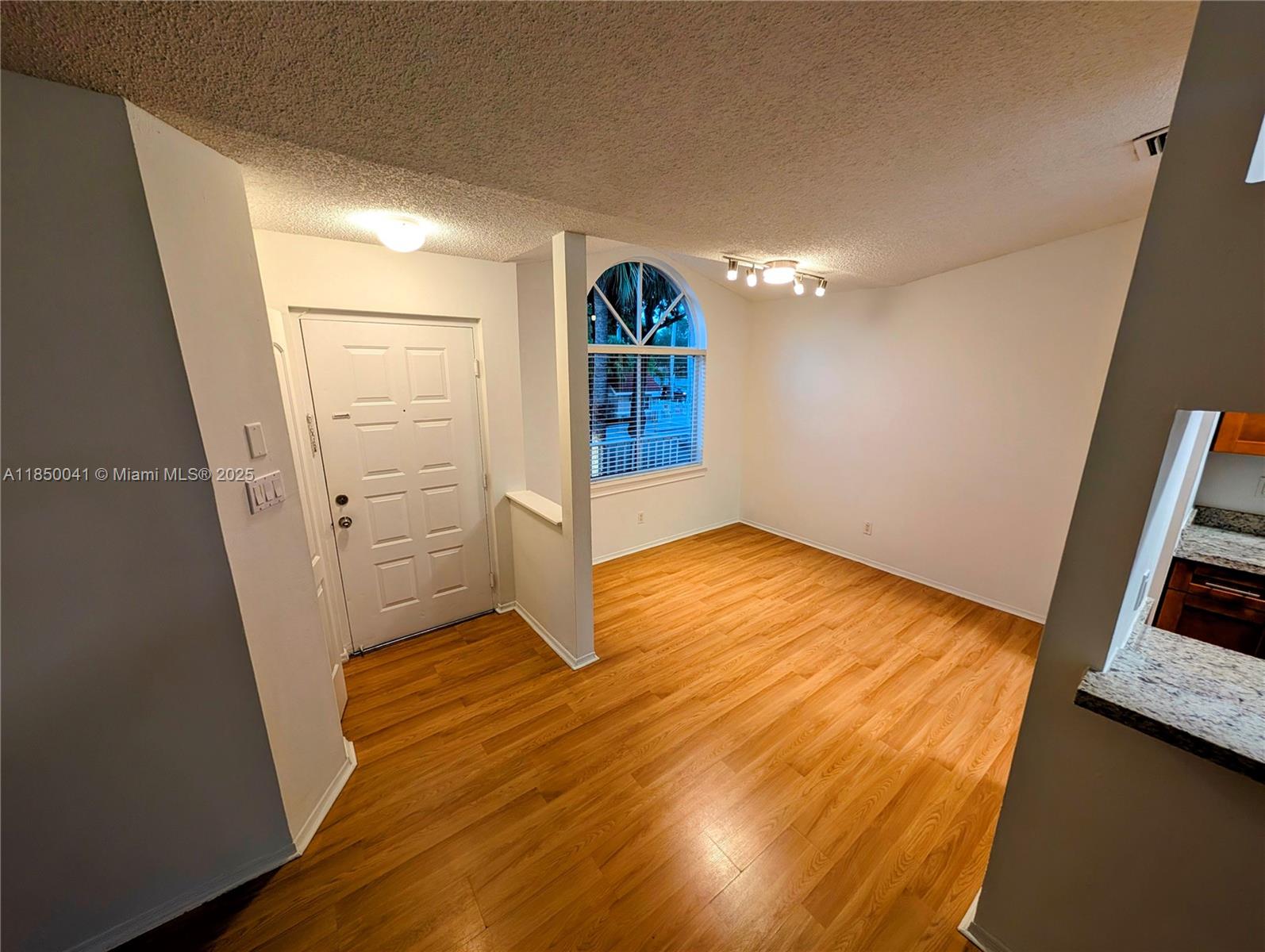 Property photo # 4