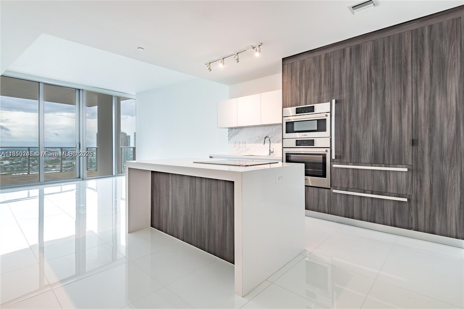 Apartamento para Alugar em Miami, FL