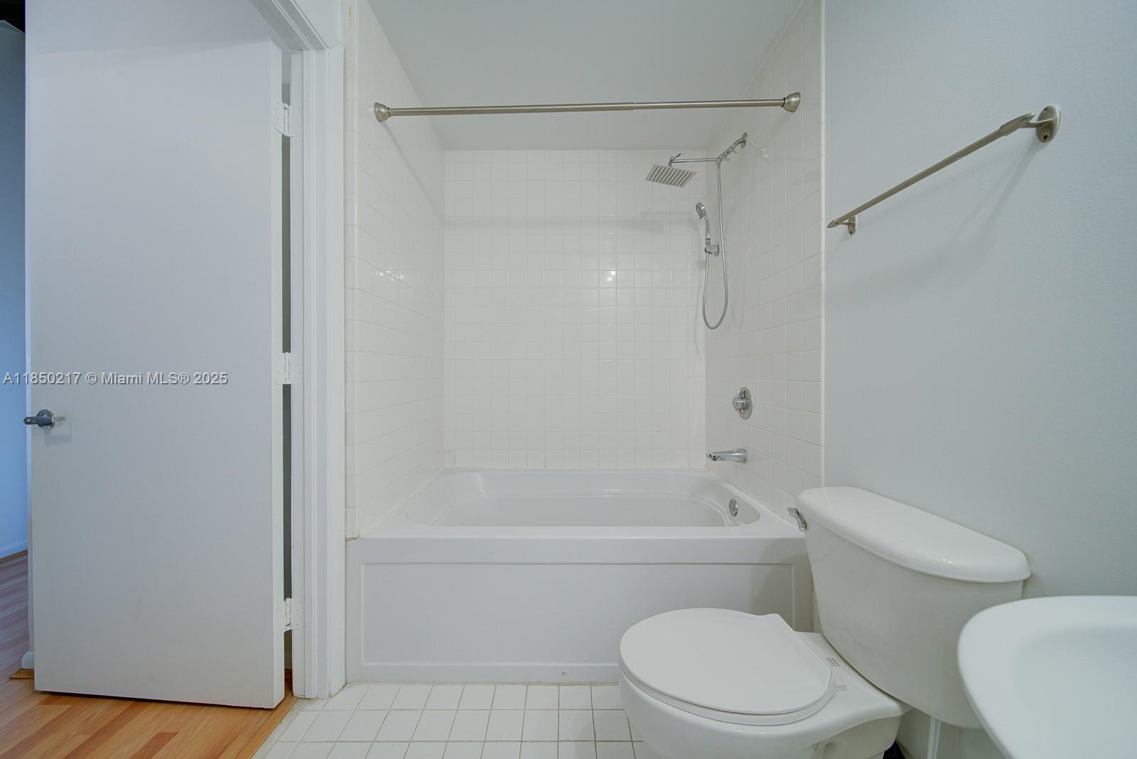10 SW South River Dr 708