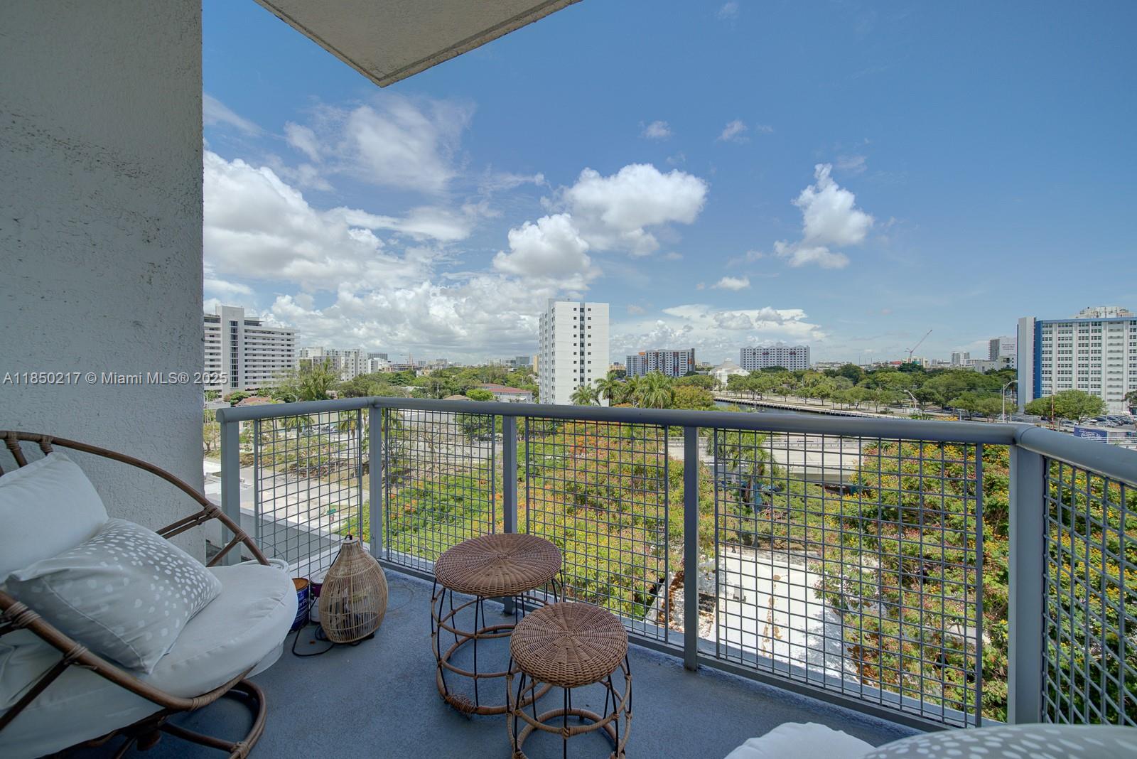 10 SW South River Dr 708